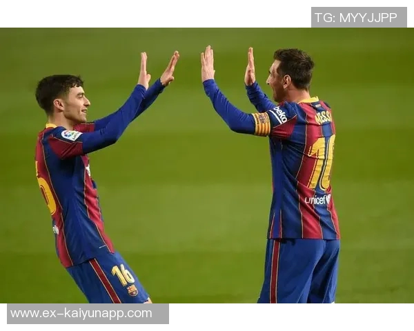 梅西助攻佩德里内切破门精彩瞬间左脚低射精准入网