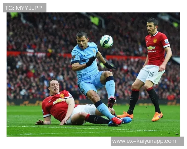 琼斯谈利马伤势恢复情况卢克肖在左中卫位置展现出良好状态 琼斯谈利马伤势恢复情况卢克肖在左中卫位置展现出良好状态