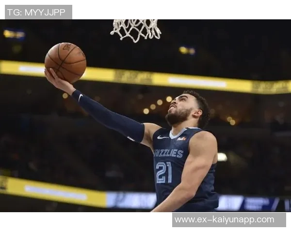 小卡特称赞泰厄斯琼斯为理想控卫强调其卓越沟通能力和团队价值