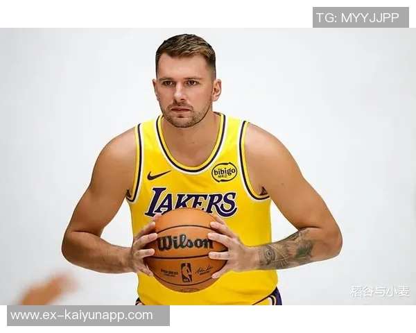 雷迪克赞东契奇扣篮精彩释放情绪让人惊喜